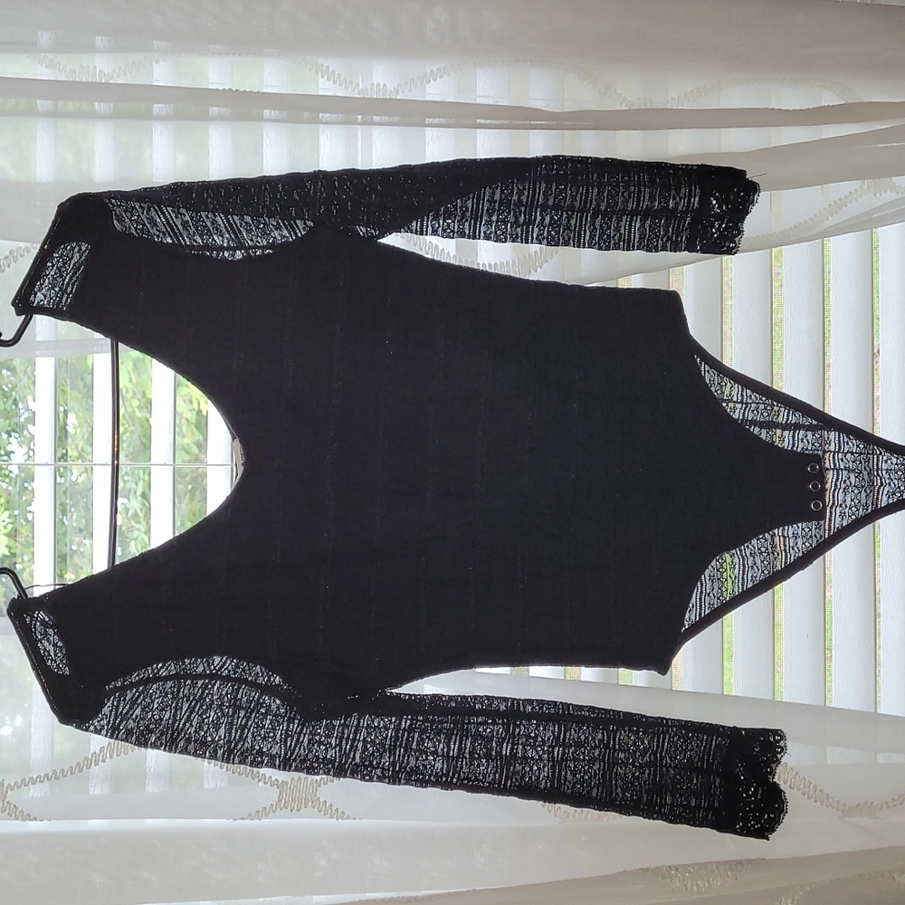 Bethany Mota large top with button crotch